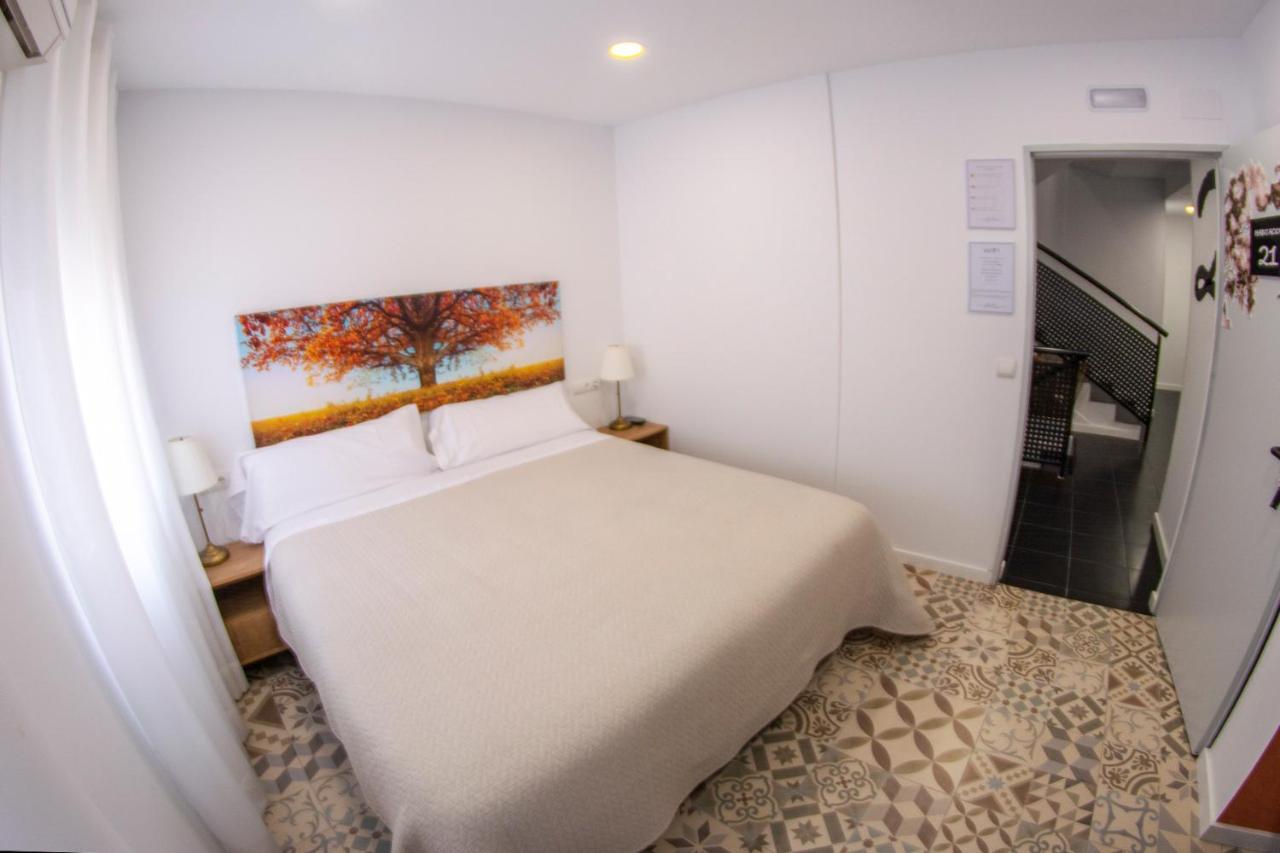 Hostal Las Encinas 비야비씨오사데오돈 외부 사진