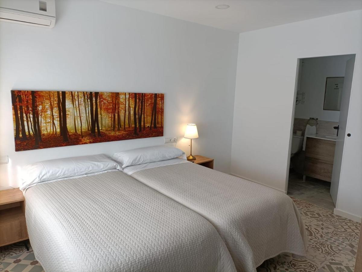 Hostal Las Encinas 비야비씨오사데오돈 외부 사진