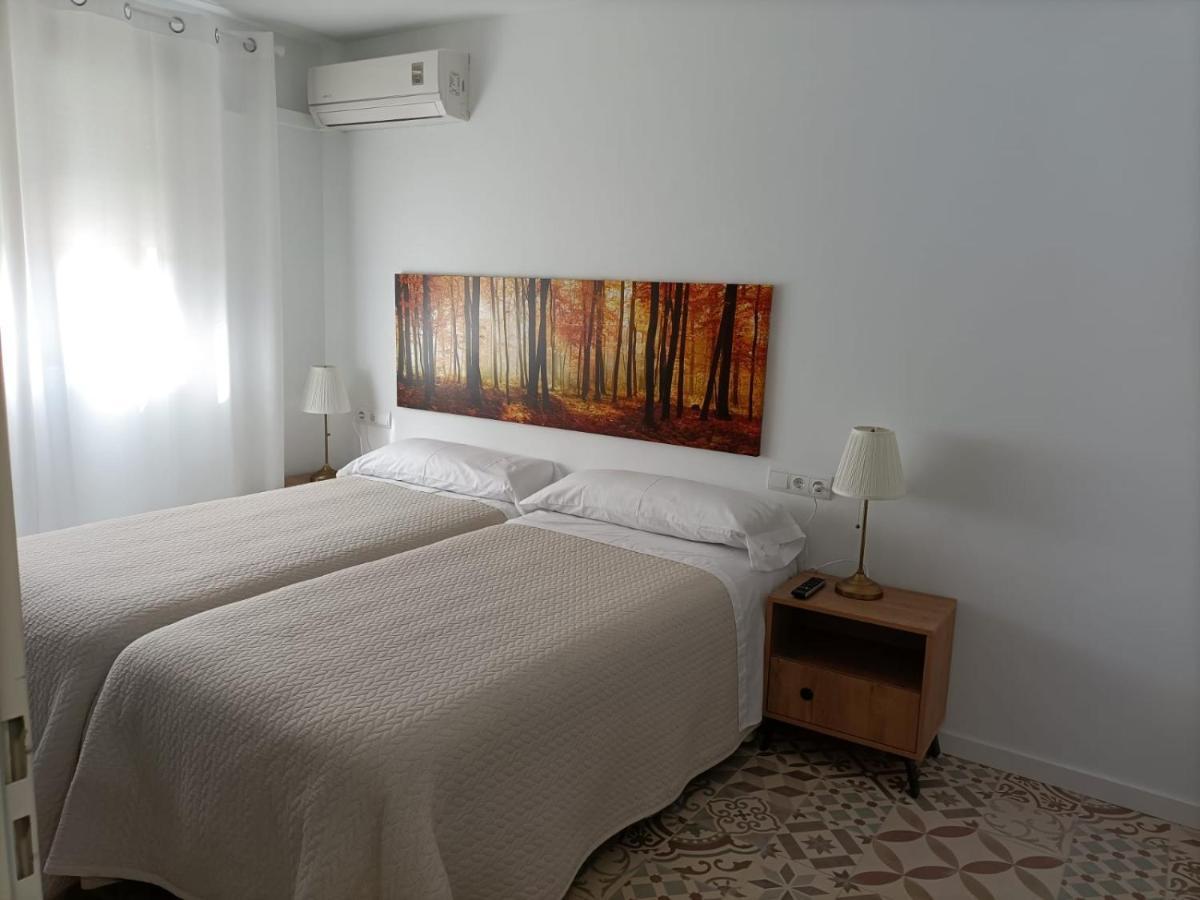 Hostal Las Encinas 비야비씨오사데오돈 외부 사진